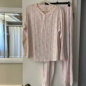 Pink Bow Print Pajama Set — Lightly Worn